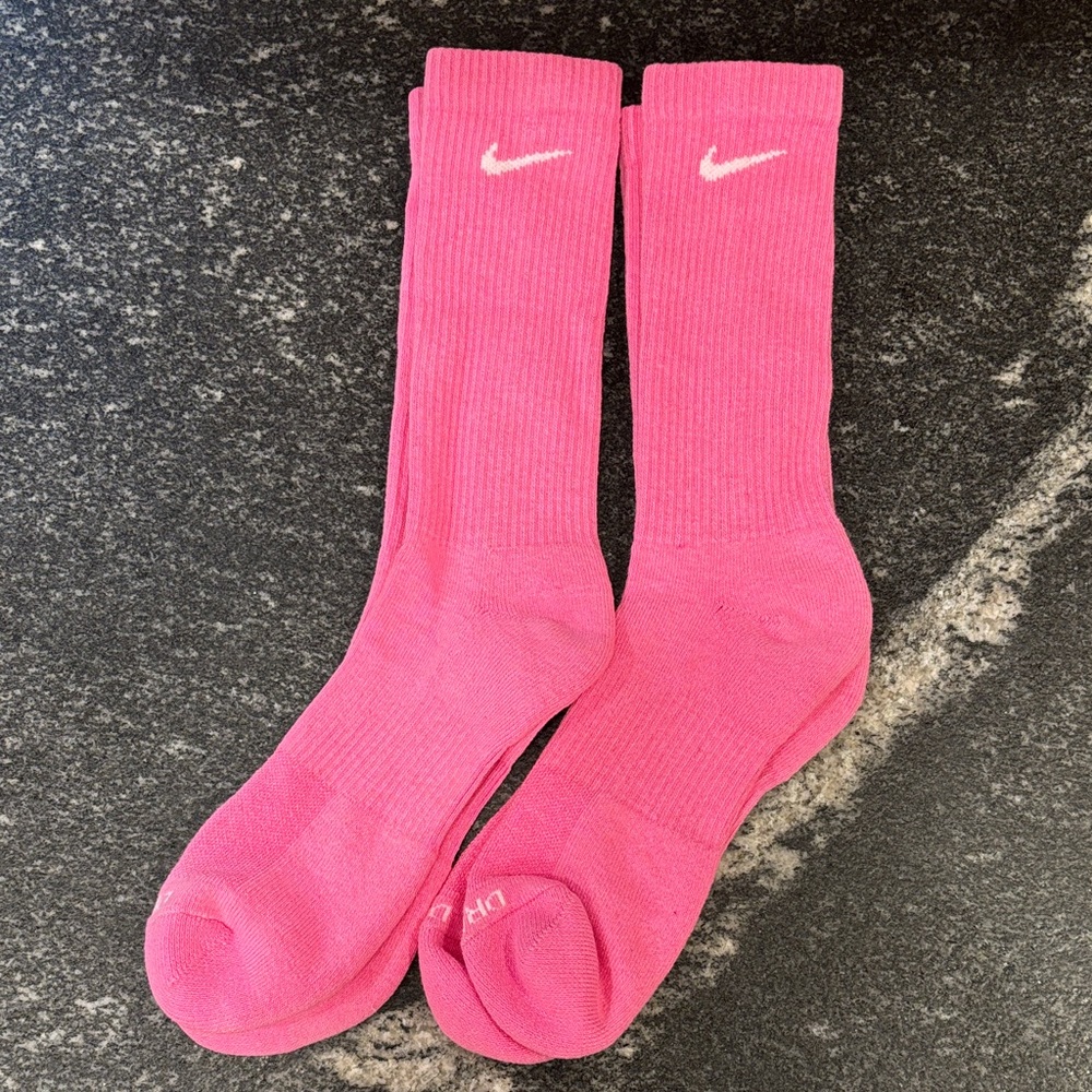 Nike Dri-FIT Crew Socks – 2 Pairs (Pink) New without tags